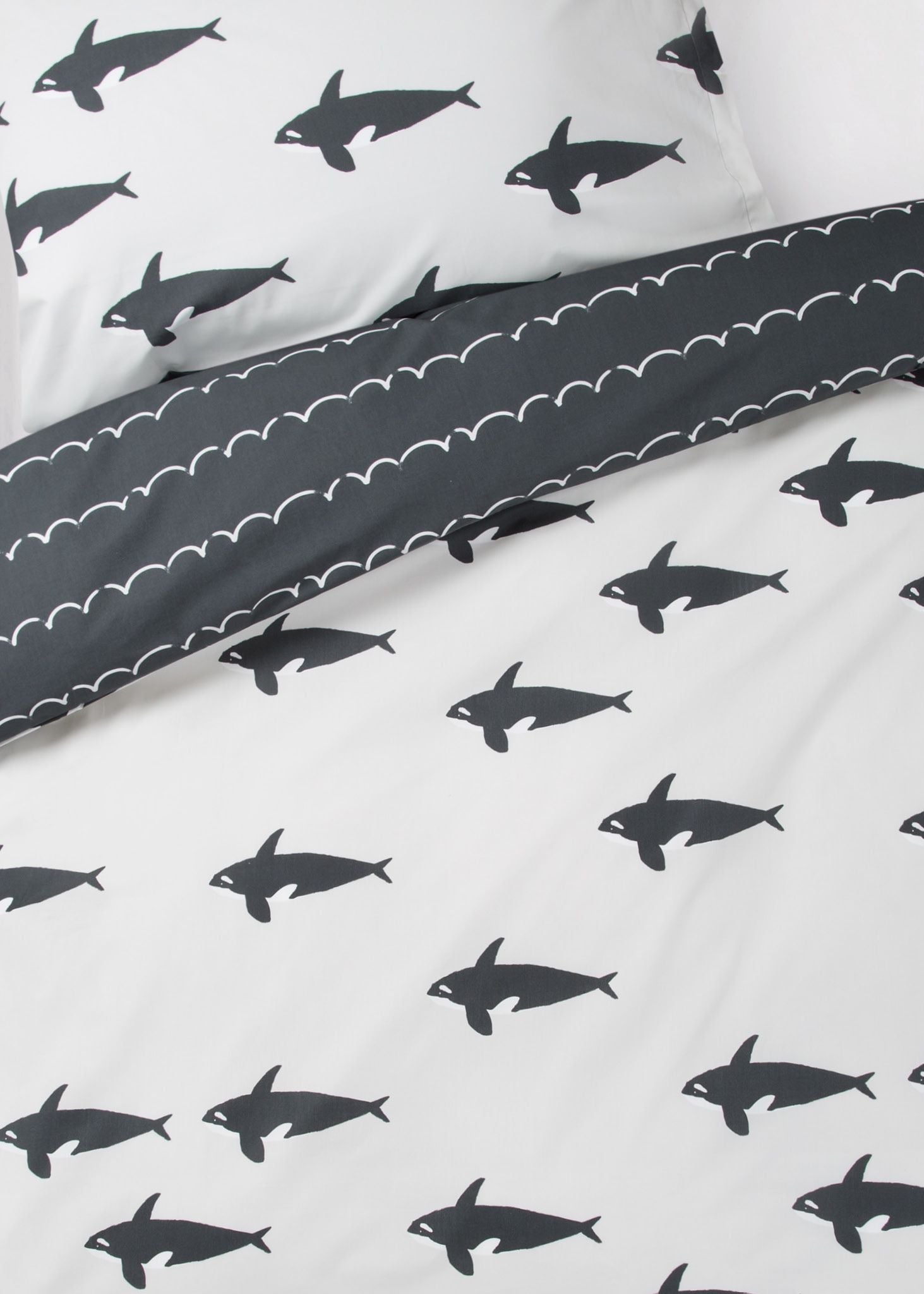 OrcaOrganicCottonBedding_Grey_3_59f62c0c-d560-492d-b6db-587b29405380.jpg