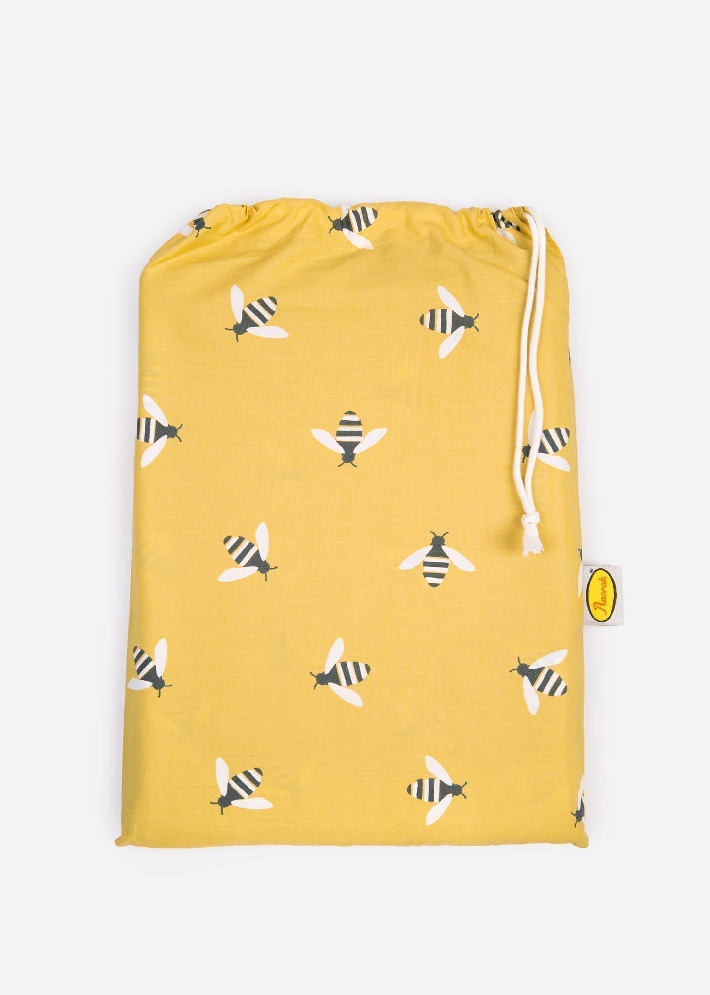 anorak_buzzy_bee_bedding2_d1df1b1c-ec93-4878-a4ca-e8904e152055.jpg
