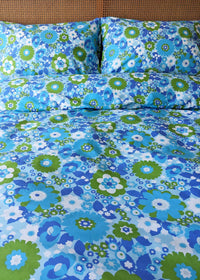 anorak_nostalgic_flower_bedding_blue2.jpg