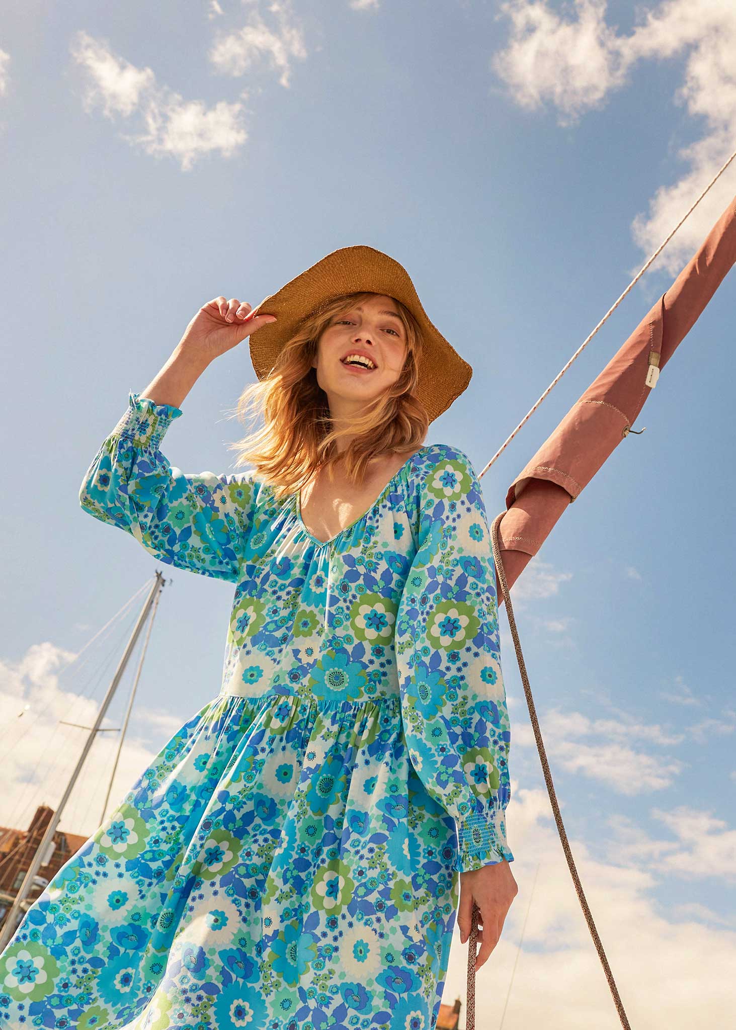 Anorak-Nostalgic-Flower-Blue-Laurie-Dress-2.jpg